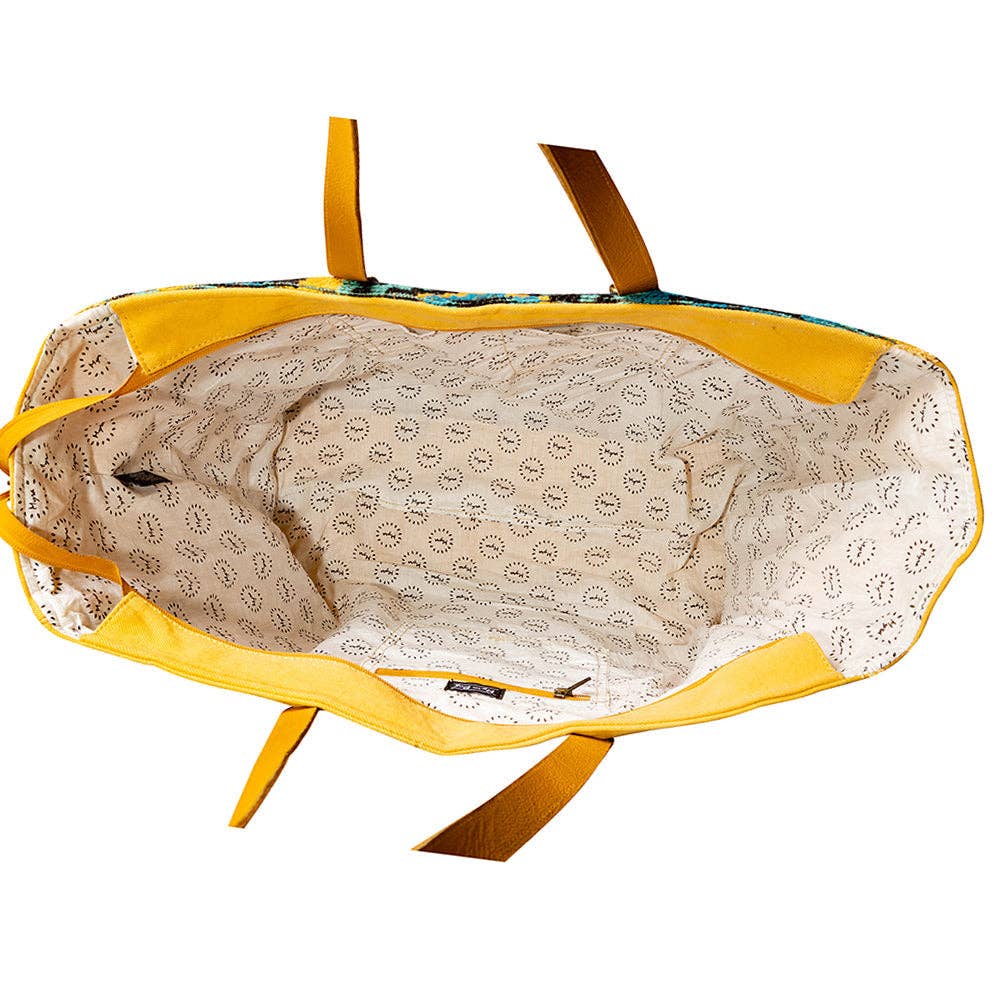 Sunridge Basin Weekender Bag: Sunflower Yellow