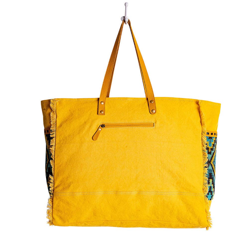 Sunridge Basin Weekender Bag: Sunflower Yellow