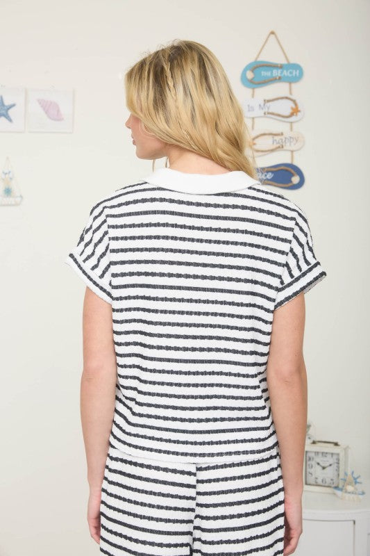 Textured Black and White Stripe Collard Short Sleeve Knit Top