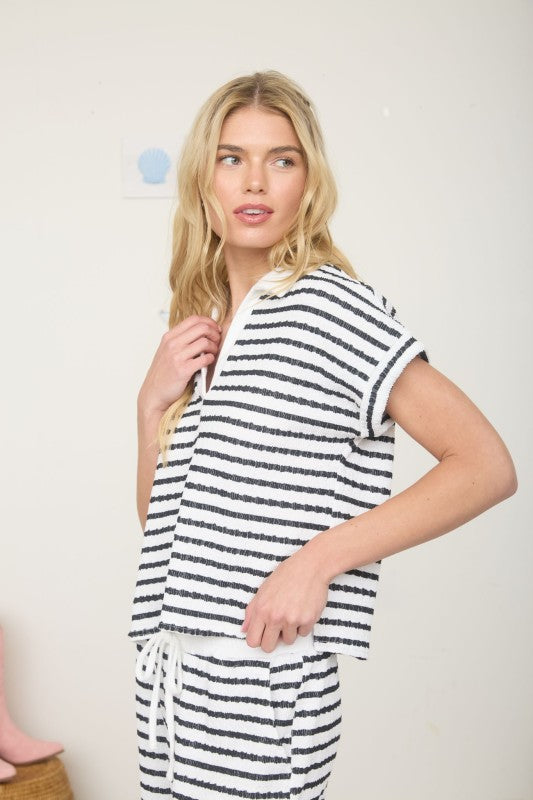 Textured Black and White Stripe Collard Short Sleeve Knit Top